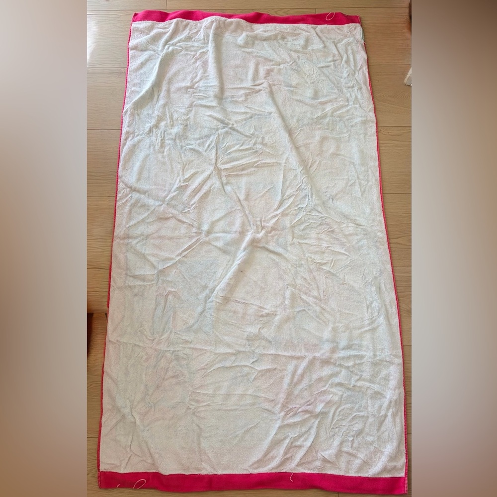 Vera Bradley Multicolor Floral Patchwork Beach Towel🏖️ - Picture 4 of 6